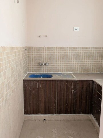 Furnished Amenities in 2 BHK Apartment at Amrapali Golf Homes, Sector 4 Greater Noida – for Sale