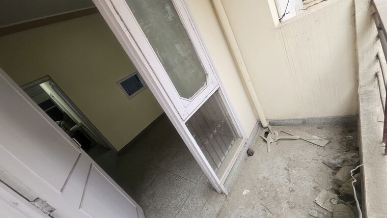 Balcony, dilshad colony 1 Bedroom 450 Sq.Ft. Apartment In Dilshad Colony Delhi 9726258