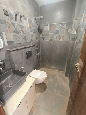 Team Area in 3 BHK Builder Floor at Greater Kailash – for Rent