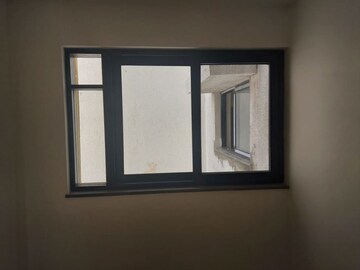 Room in 2 BHK Apartment at Kolte Patil Downtown Langston, Kharadi – for Rent