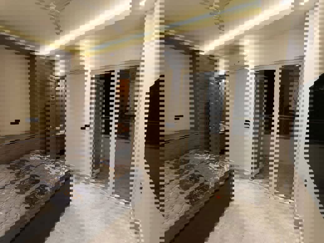 2 BHK + Servant Room Builder Floor For Rent in Defence Colony, New Delhi