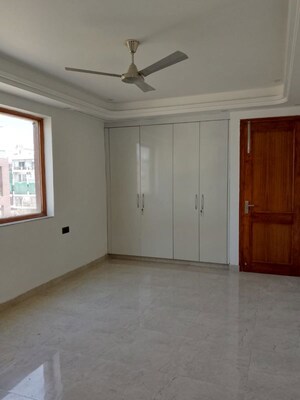 Room in 3 BHK Apartment at New Sathi Apartment, Sector 54 – for Rent