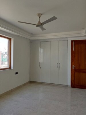 Room in 3 BHK Apartment at New Sathi Apartment, Sector 54 – for Rent