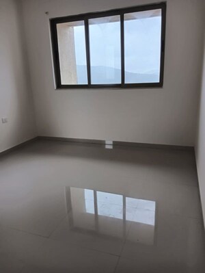 2 BHK Apartment For Rent in Yashraj Park CHS, Kasarvadavali
