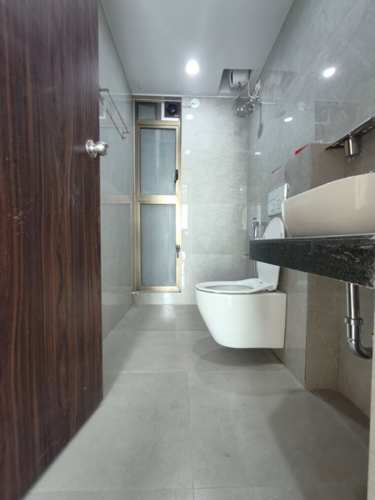 Bathroom, raymond-ten-x-habitat 2 Bedroom 644 Sq.Ft. Apartment In Pokhran Road No Two Thane 9726291