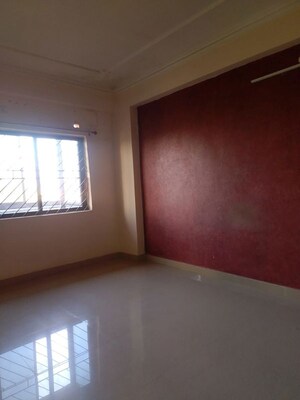 Room in 3 BHK Apartment at Morabadi – for Rent