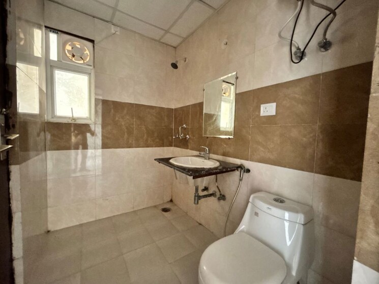 Bathroom, kingson-green-villa-phase-2 4 Bedroom 1732 Sq.Ft. Villa In Panchsheel Green Greater Noida 9726302
