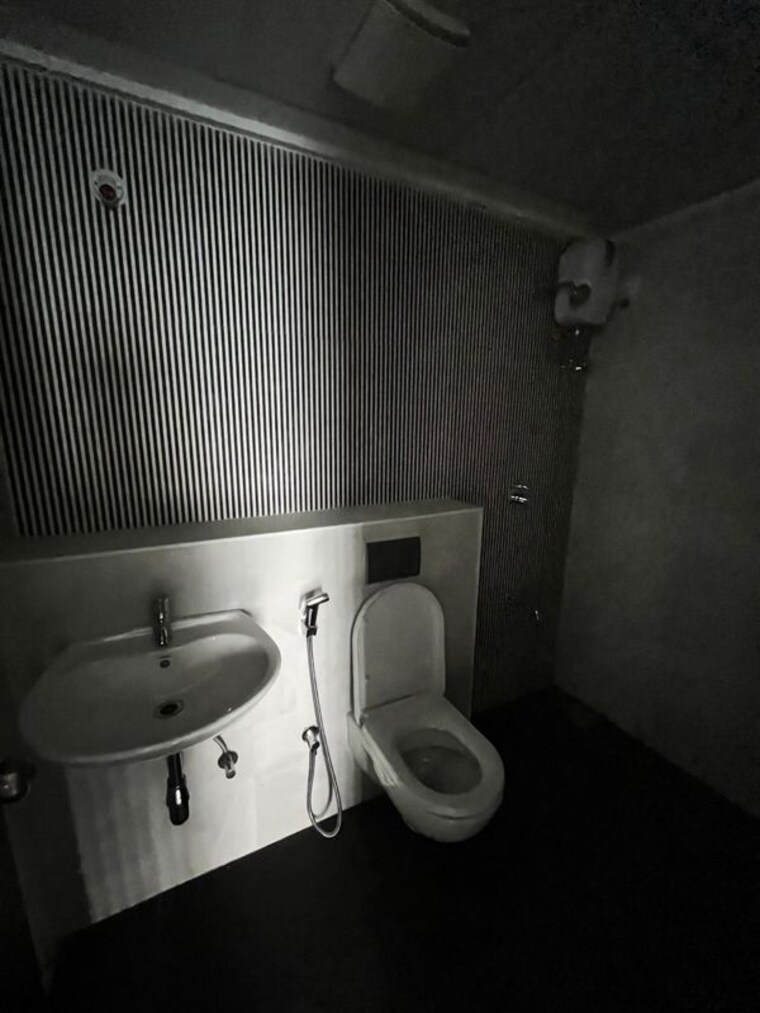 Bathroom, lodha-palava-downtown 1 Bedroom 467 Sq.Ft. Apartment In Dombivli East Thane 9726283