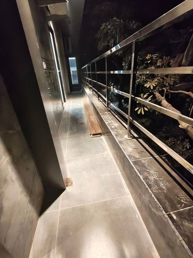 Balcony, paryavaran complex 1 Bedroom 500 Sq.Ft. Apartment In Paryavaran Complex Delhi 9726325