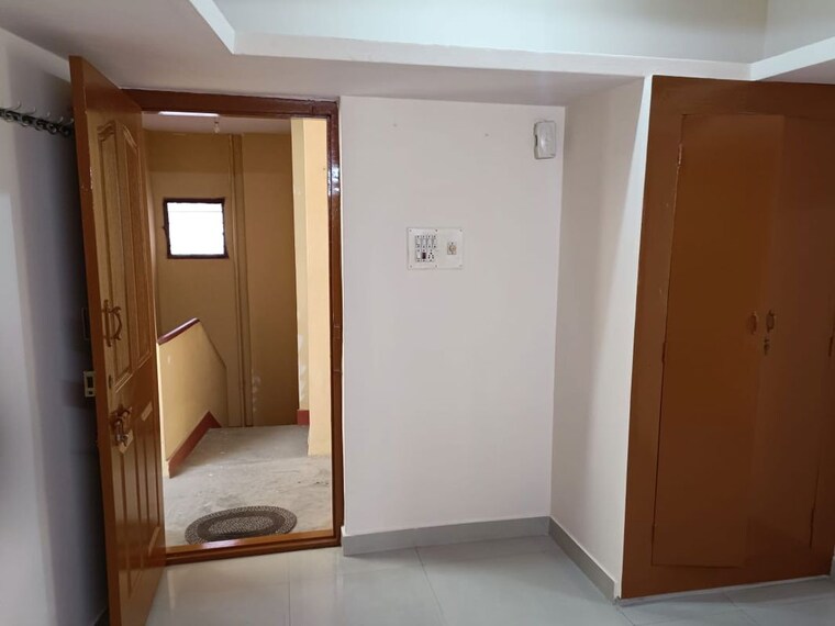 undefined, brigade road 1 RK 280 Sq.Ft. Independent House In Brigade Road Bangalore 9348597