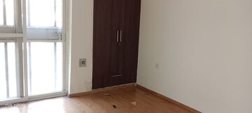 Room in 3 BHK Builder Floor at Orchid Island, Sector 51 – for Sale