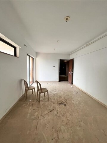 Room in 1.5 BHK Apartment at Lodha Palava City Lakeshore Greens, Dombivli East – for Sale