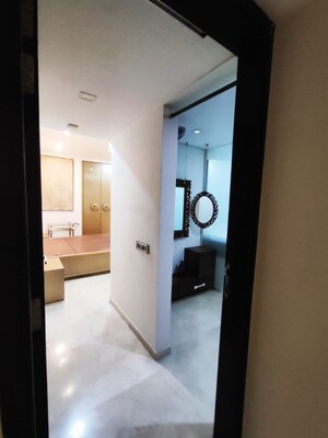 Room in 4 BHK Apartment at Hiranandani Brookhill, Ghodbunder Road – for Sale