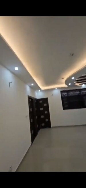 Furnished Amenities in 2 BHK Apartment at Omaxe Heights, Sector 86 – for Sale