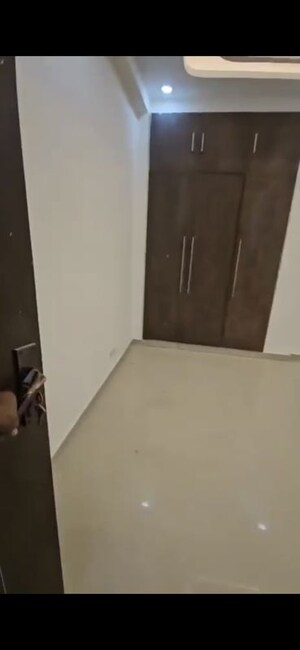 Furnished Amenities in 2 BHK Apartment at Omaxe Heights, Sector 86 – for Sale