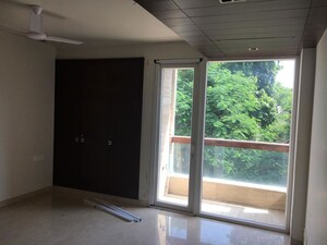 Room in 4 BHK Builder Floor at Safdarjung Development Area – for Rent