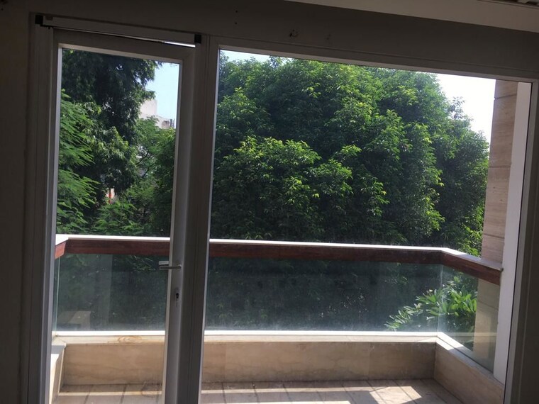 Balcony, safdarjung development area 4 Bedroom 450 Sq.Ft. Builder Floor In Safdarjung Development Area Delhi 9726379