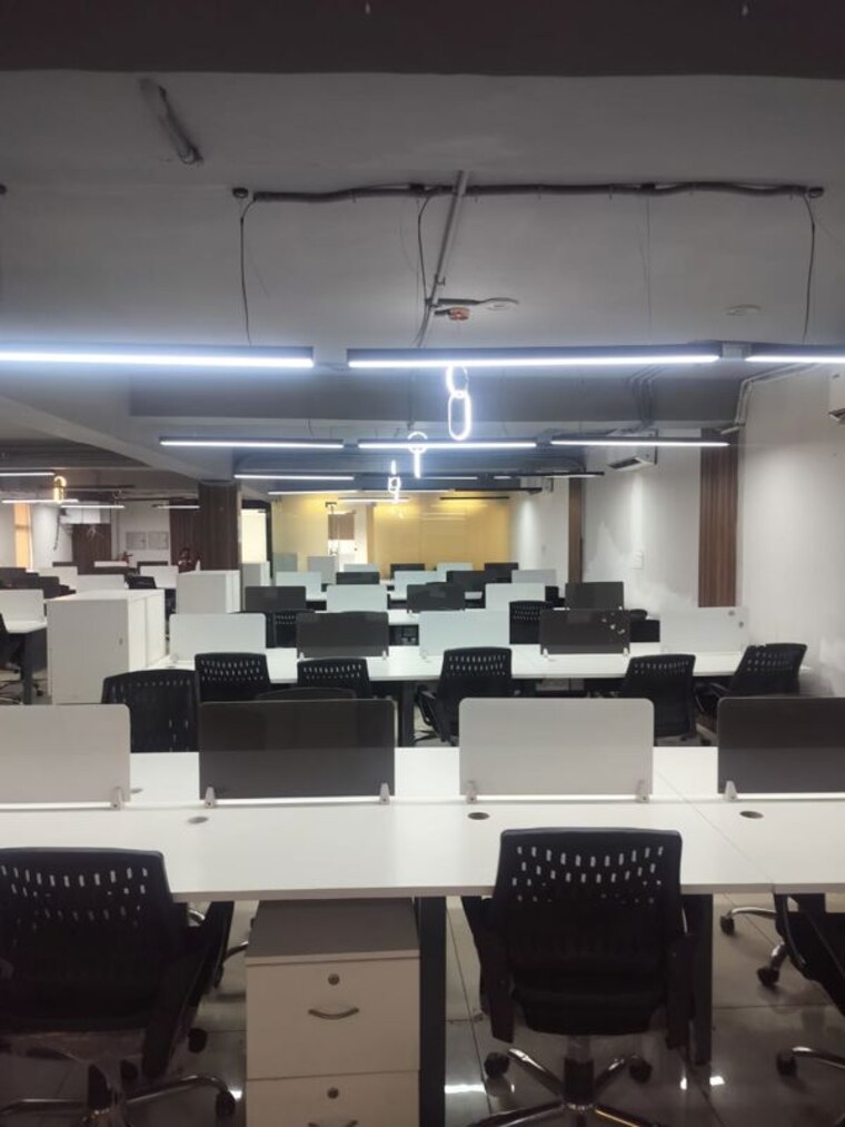 Team Area, graphix-tower Commercial Office Space in IT/SEZ 4500 Sq.Ft. In Sector 62 Noida 9726390
