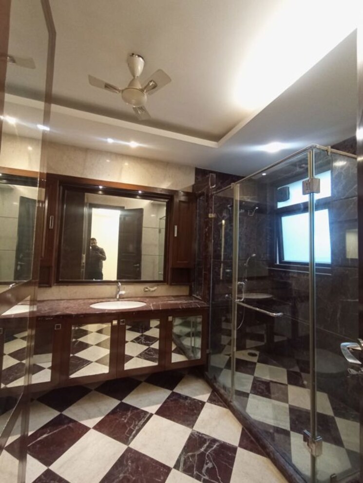 Gym, greater kailash ii 4 Bedroom 500 Sq.Yd. Builder Floor In Greater Kailash ii Delhi 9726417