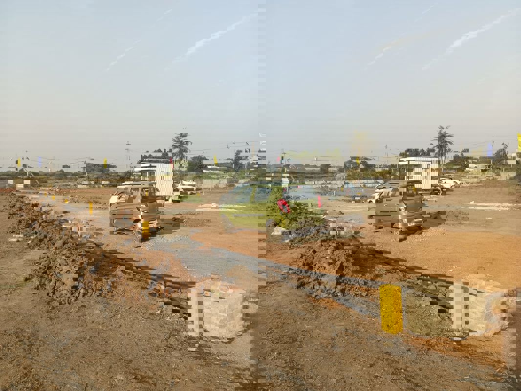 Plot For Sale in Sri Krishna Satellite County