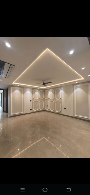 Room in 4 BHK Builder Floor at Greater Kailash I – for Sale