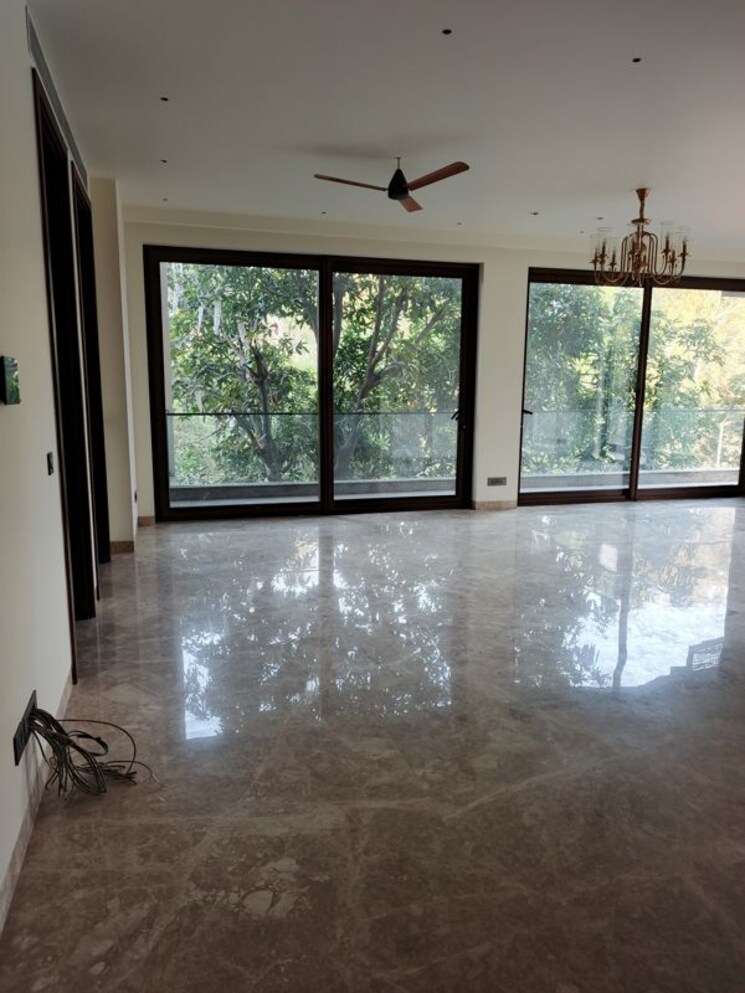 Room, defence colony 4 Bedroom 2100 Sq.Ft. Builder Floor In Defence Colony Delhi 9726447