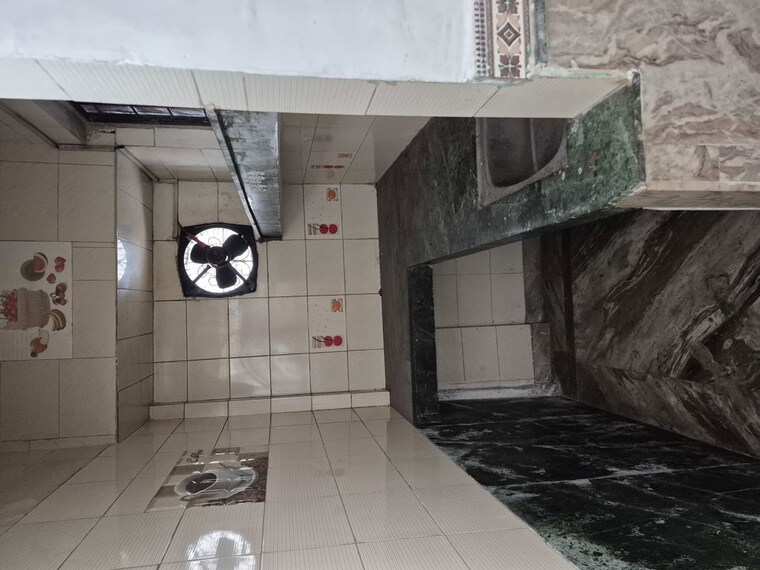 Kitchen, mayur vihar 3.5 Bedroom 980 Sq.Ft. Builder Floor In Mayur Vihar Delhi 9726458