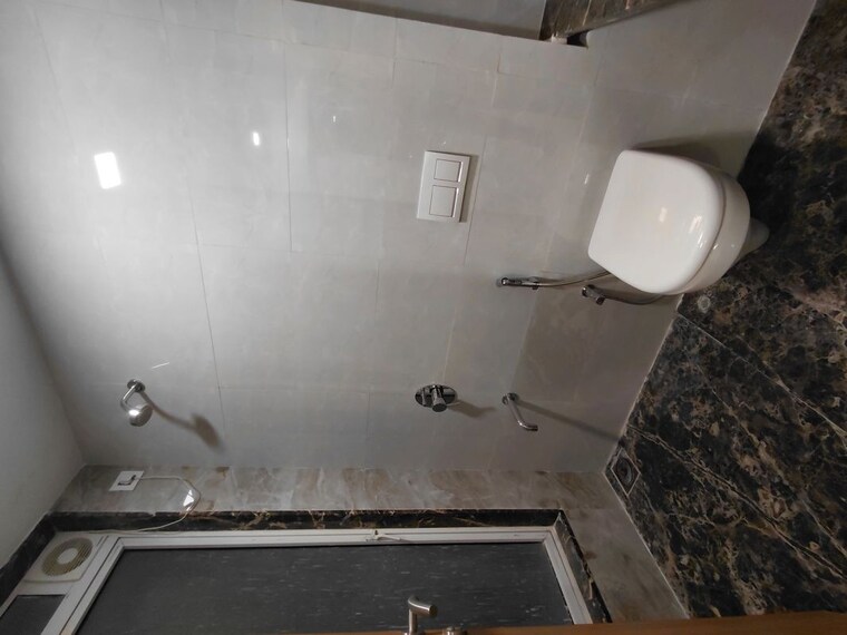 Bathroom, ekta-tripolis-phase-2 3 Bedroom 1084 Sq.Ft. Apartment In Goregaon West Mumbai 9726470