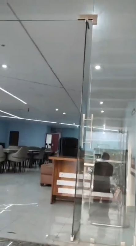Showroom For Rent in 2100 Sqft Ground Floor co