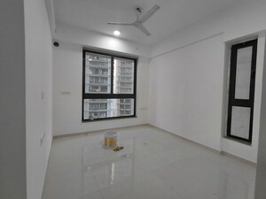 Room in 2 BHK Apartment at Sunteck Avenue 2, Goregaon West – for Rent