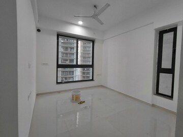 Room in 2 BHK Apartment at Sunteck Avenue 2, Goregaon West – for Rent