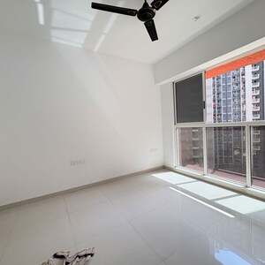 Room in 2.5 BHK Apartment at Lodha Codename Premier, Mangaon – for Rent