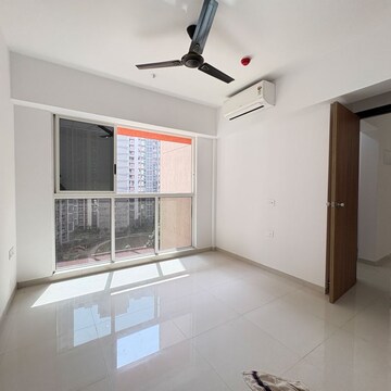 Room in 2.5 BHK Apartment at Lodha Codename Premier, Mangaon – for Rent