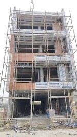 3 BHK + Servant Room 148 Sq.Yd. Builder Floor in BPTP District