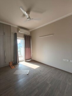 3 BHK + Servant Room Apartment For Rent in Central Park Flower Valley Aqua Front Towers