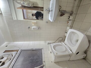 Bathroom in 2 BHK Apartment at DLF The Princeton Estate, Dlf Phase V – for Rent