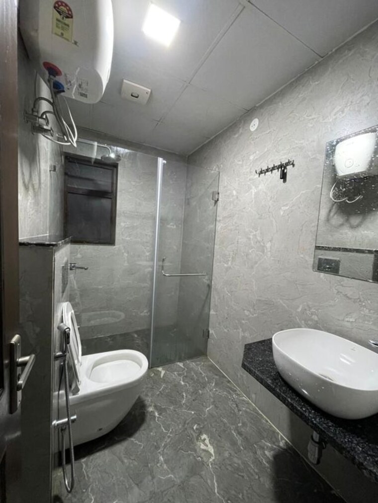 Bathroom, builder-floor 1 Bedroom 850 Sq.Ft. Builder Floor In Sector 28 Gurgaon 9726578