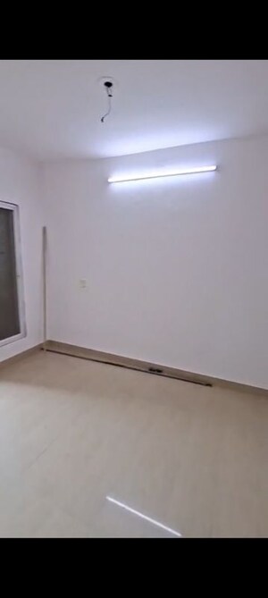 Room in 2 BHK Apartment at Kalina – for Rent