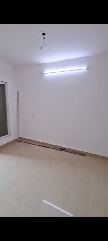 Room in 2 BHK Apartment at Kalina – for Rent