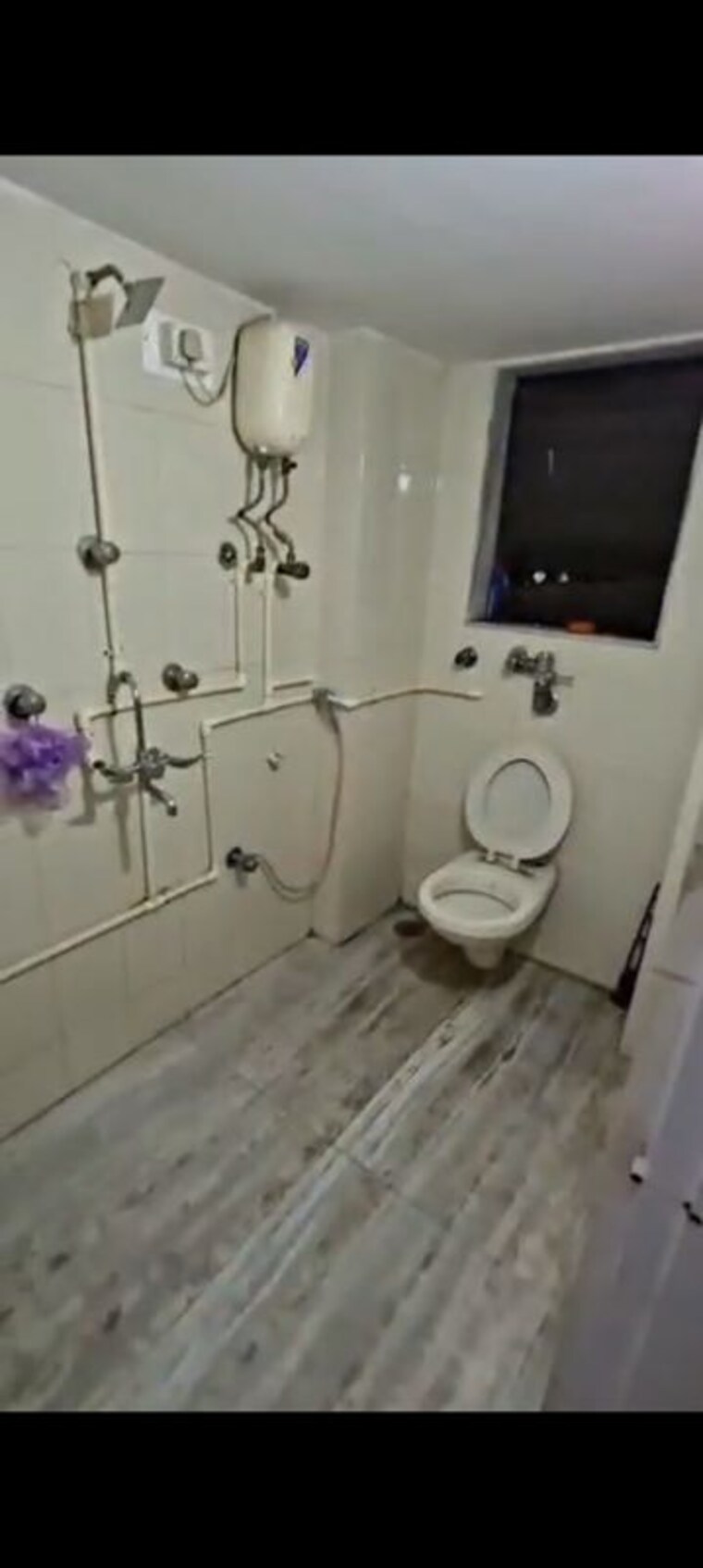 Bathroom, vakola 2 Bedroom 700 Sq.Ft. Apartment In Vakola Mumbai 9726597