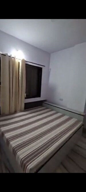 Bedroom in 2 BHK Apartment at Vakola – for Rent