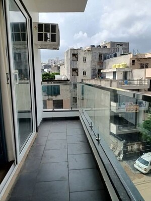 Balcony in 1 BHK Builder Floor at The Estate Floors, Sector 43 – for Rent