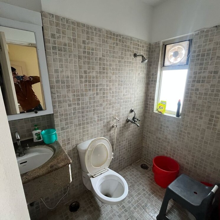 Bathroom, paras-tierea-premium-floor 2 Bedroom 960 Sq.Ft. Apartment In Sector 137 Noida 9726613