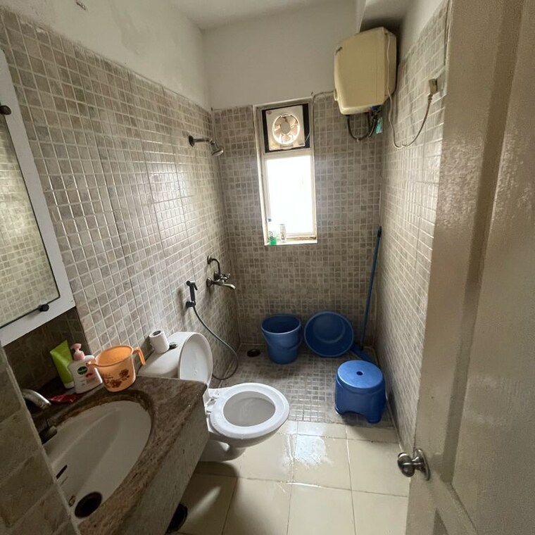 Bathroom, paras-tierea-premium-floor 2 Bedroom 960 Sq.Ft. Apartment In Sector 137 Noida 9726613