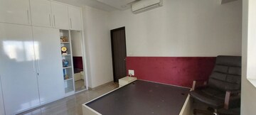 Room in 3 BHK Apartment at Lodha Luxuria Priva, Majiwada – for Sale