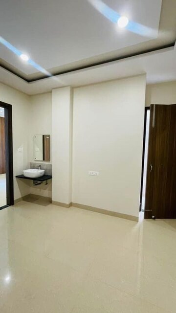Room in 2 BHK Villa at Gomti Nagar – for Rent