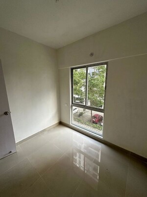 Room in 2 BHK Apartment at Kundan Plaza, Chinar Park – for Rent