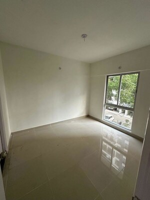 Room in 2 BHK Apartment at Kundan Plaza, Chinar Park – for Rent