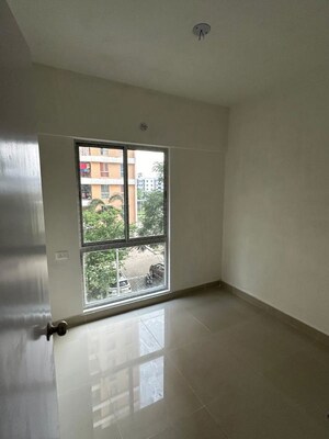 Room in 2 BHK Apartment at Kundan Plaza, Chinar Park – for Rent