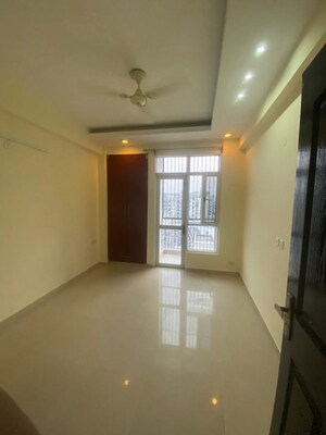 Room in 3 BHK Apartment at Prateek Wisteria, Sector 77 – for Sale